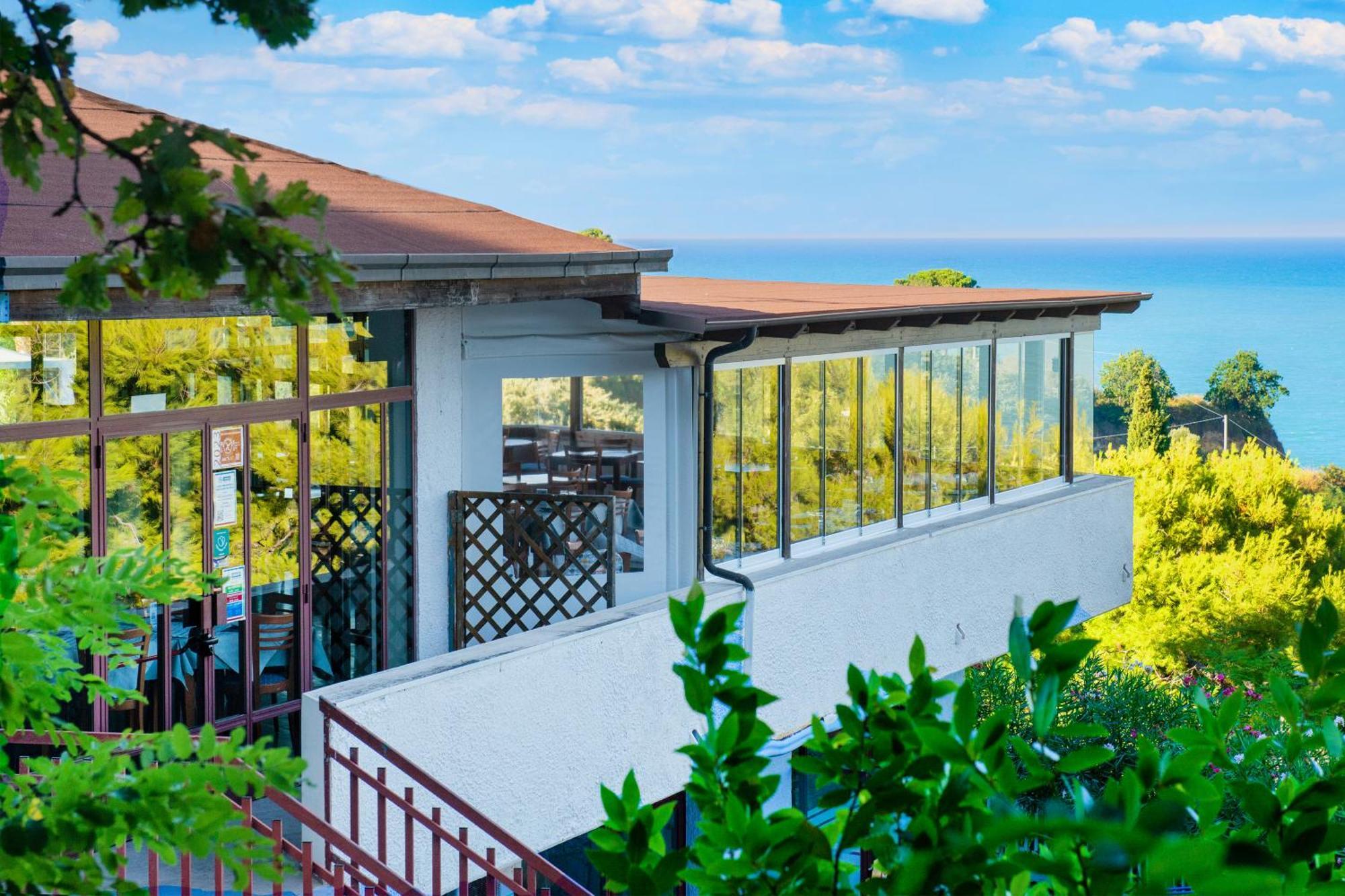 Centro Vacanze Mirage Torre di Palme Экстерьер фото